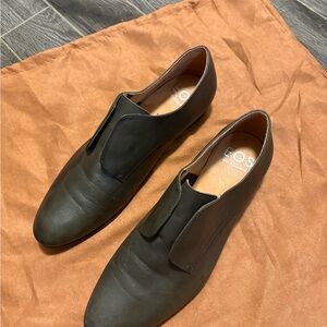 EOS Women's Dark Brown Leather Flats